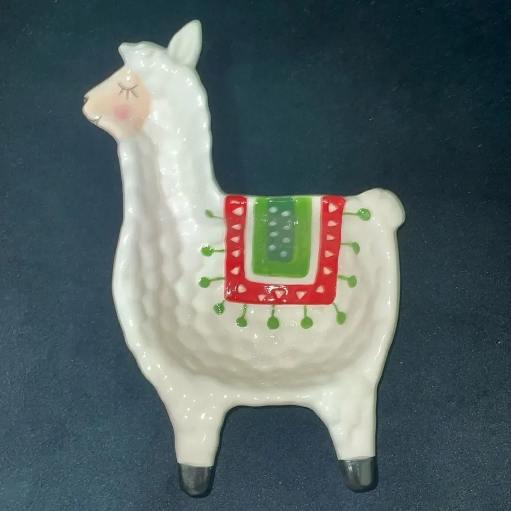 Eccolo Ceramic trinket dish jewelry holder Alpaca white mexican llama poncho